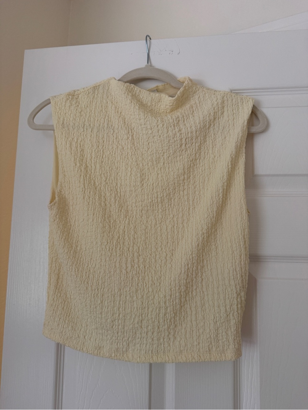 Abercrombie Sleeveless Textured Mock Neck Top - Pale Yellow